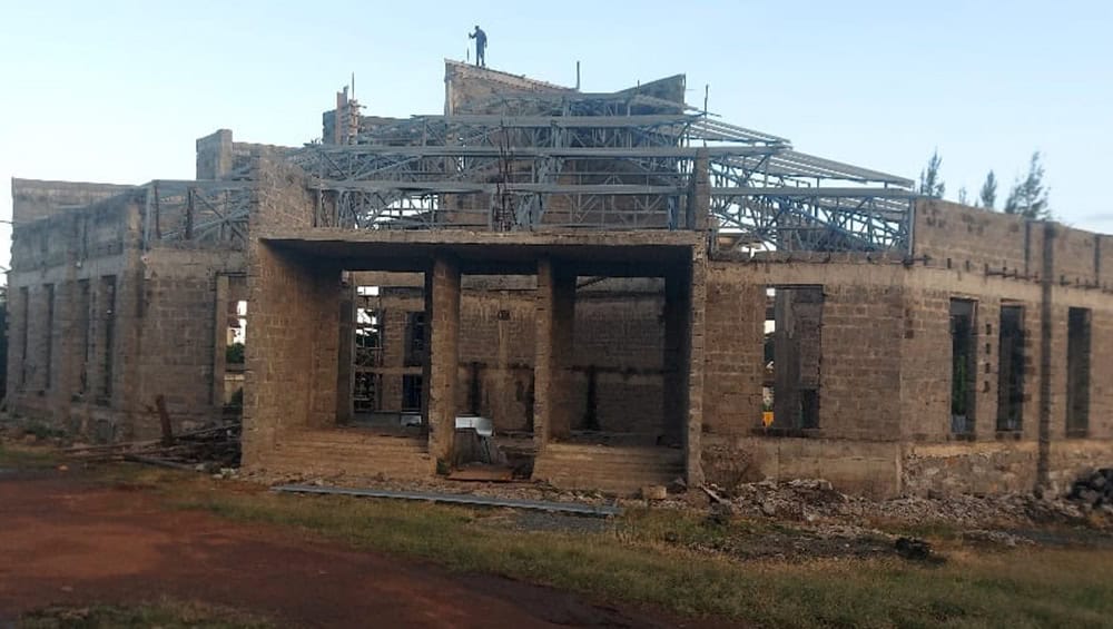 Industrial warehouse steel frame fabrication Kenya - 40m clear span