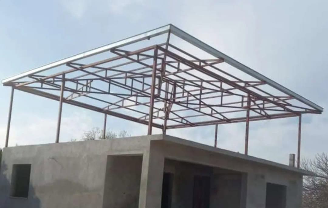 Hot-dip galvanized steel components for corrosion protection